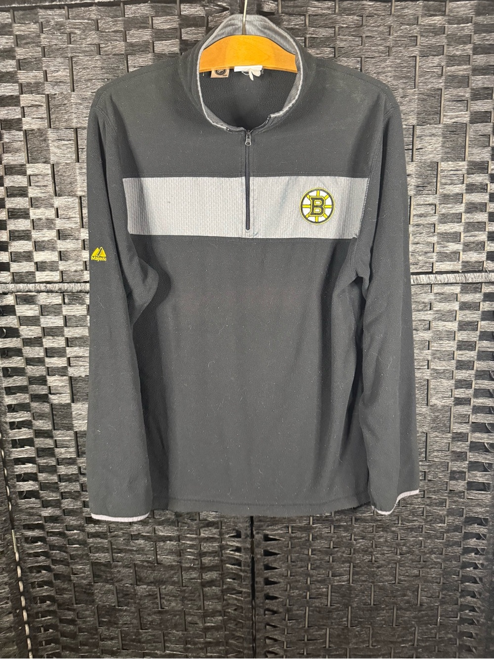 Majestic Men’s Black and Gray Quarter-Zip Sweater
